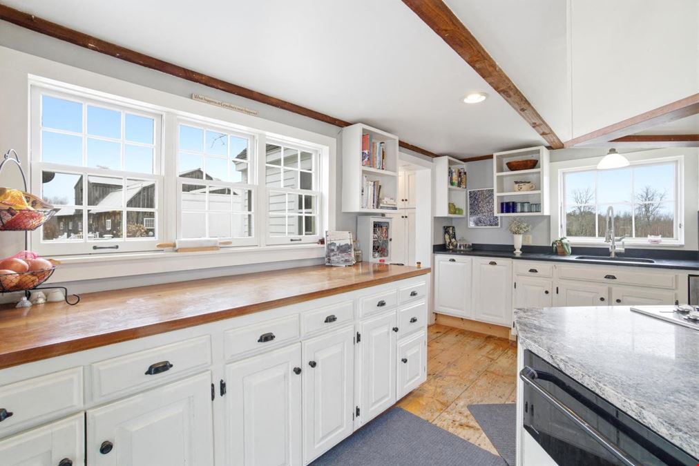 Historic Bed & Breakfast Estate with Event Barn on 5.6 Acres