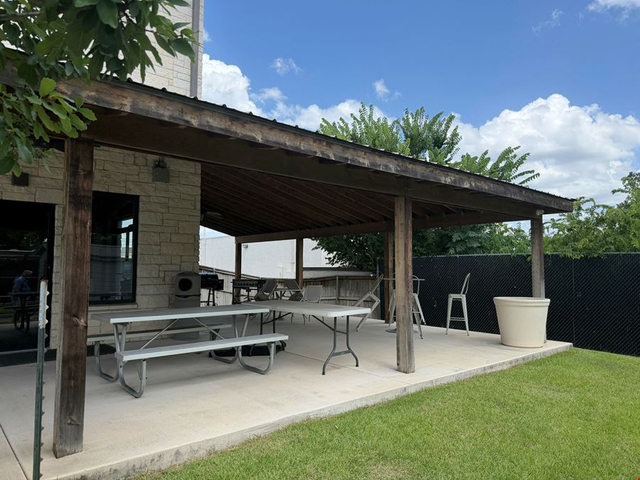 1212 Chisholm Trail Rd