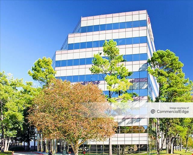 World Houston Plaza