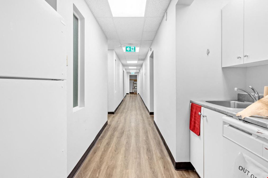 155 Terence Matthews Crescent unit 1&8
