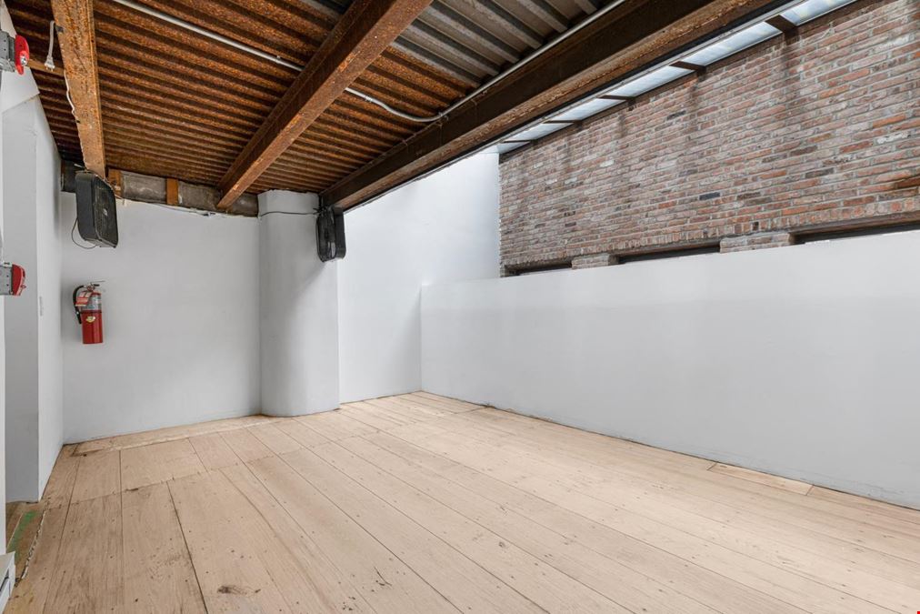 54 Crosby St