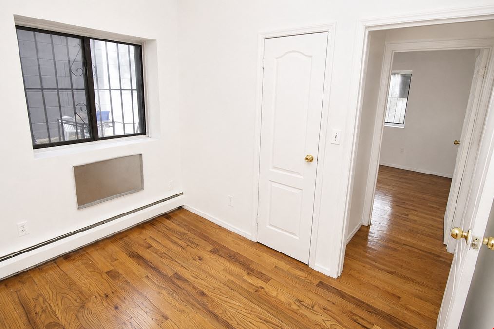 177 Moffat St