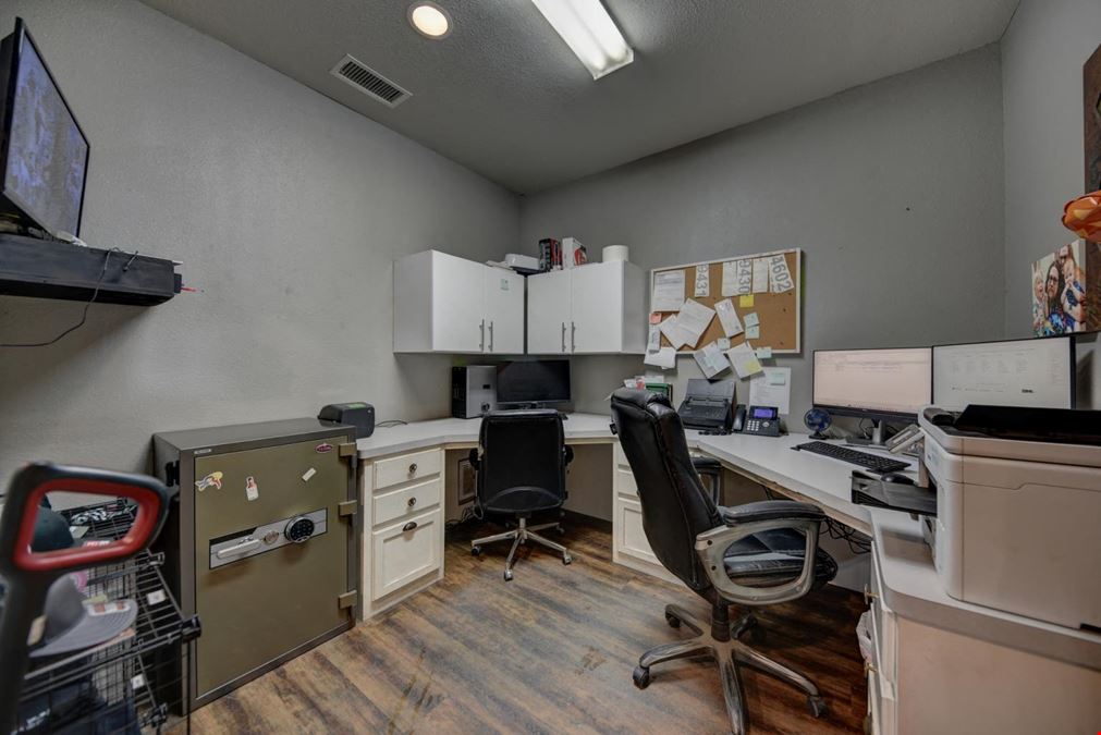 2770 Osborn Lane - For Lease