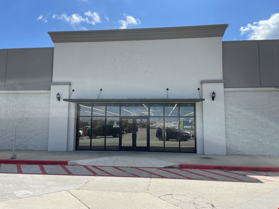 Former pOpshelf for Sublease