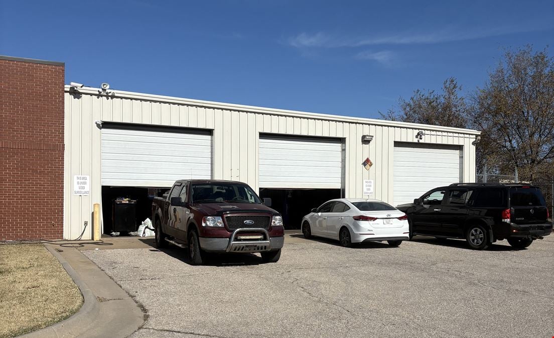 COMMERCIAL/INDUSTRIAL WITH FENCED YARD