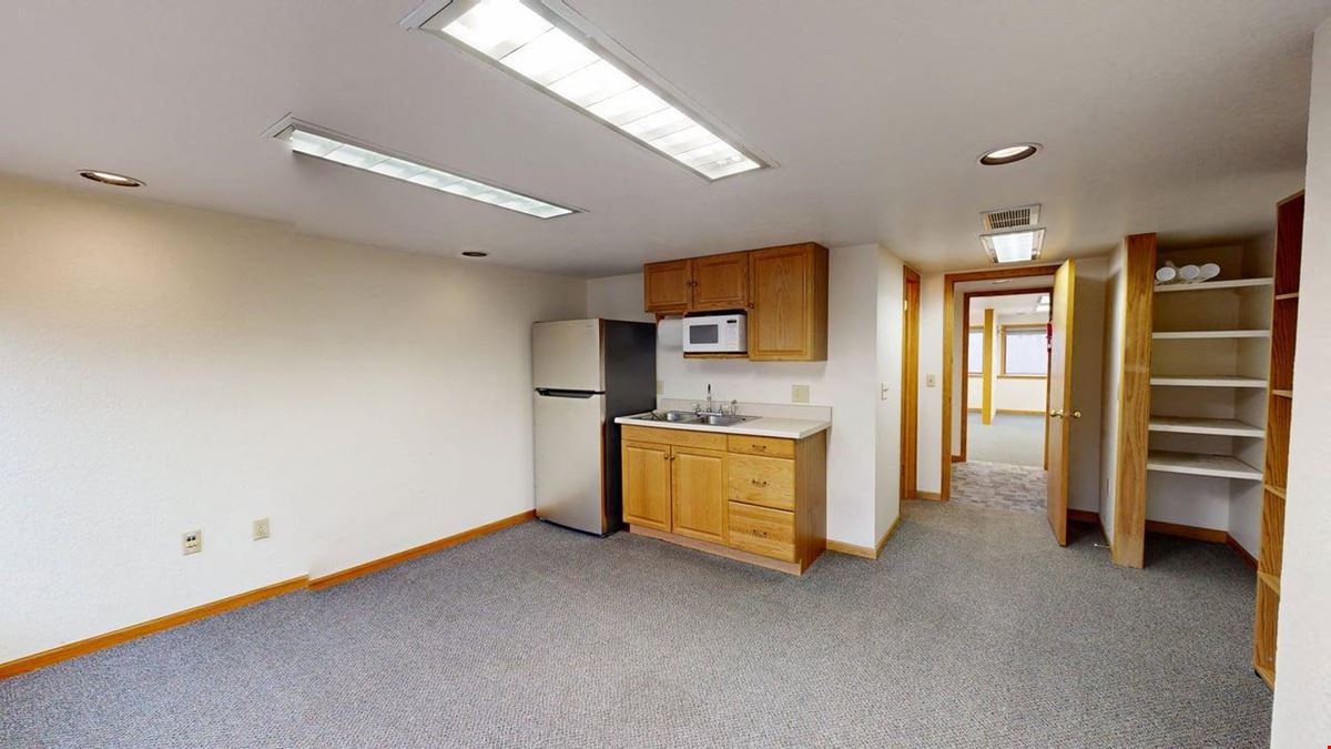 645 Grand Ave