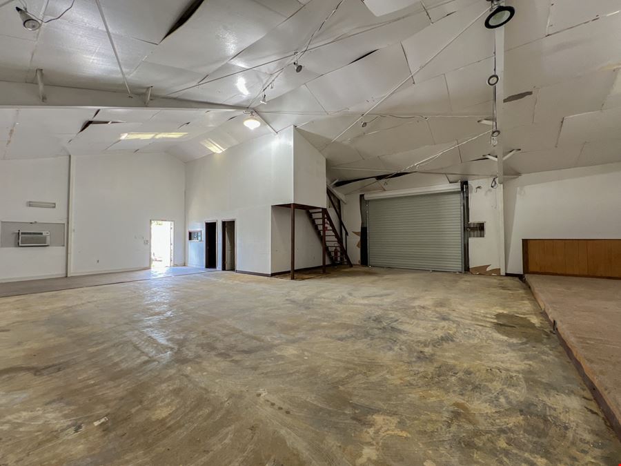 Office Warehouse with Peters Rd Frontage