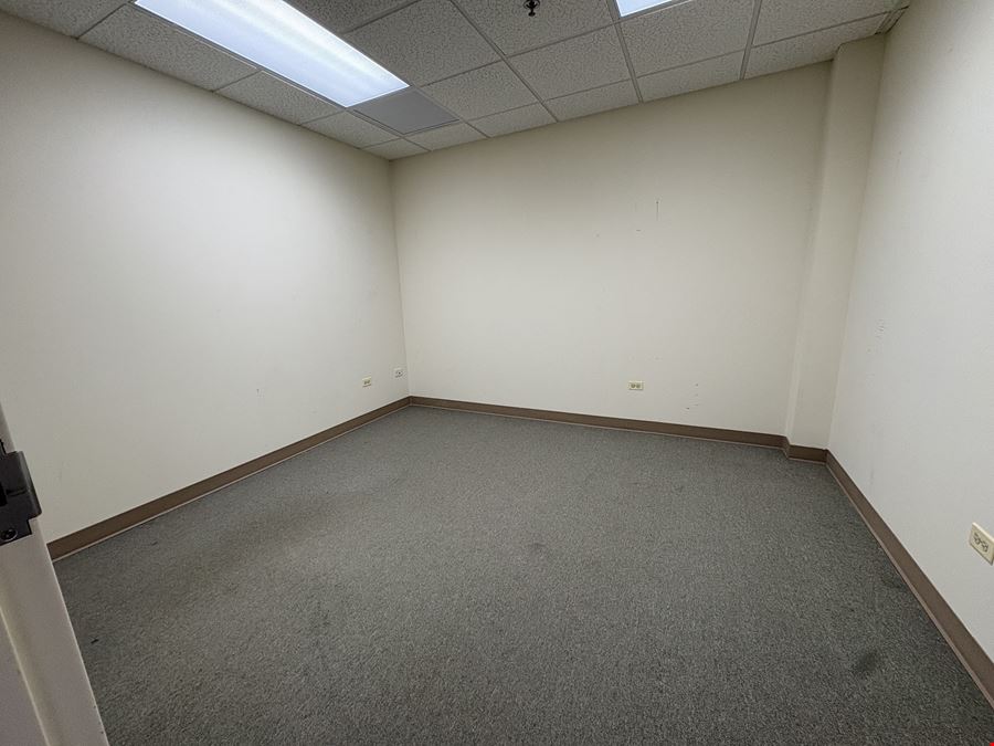 450 East Roosevelt Rd