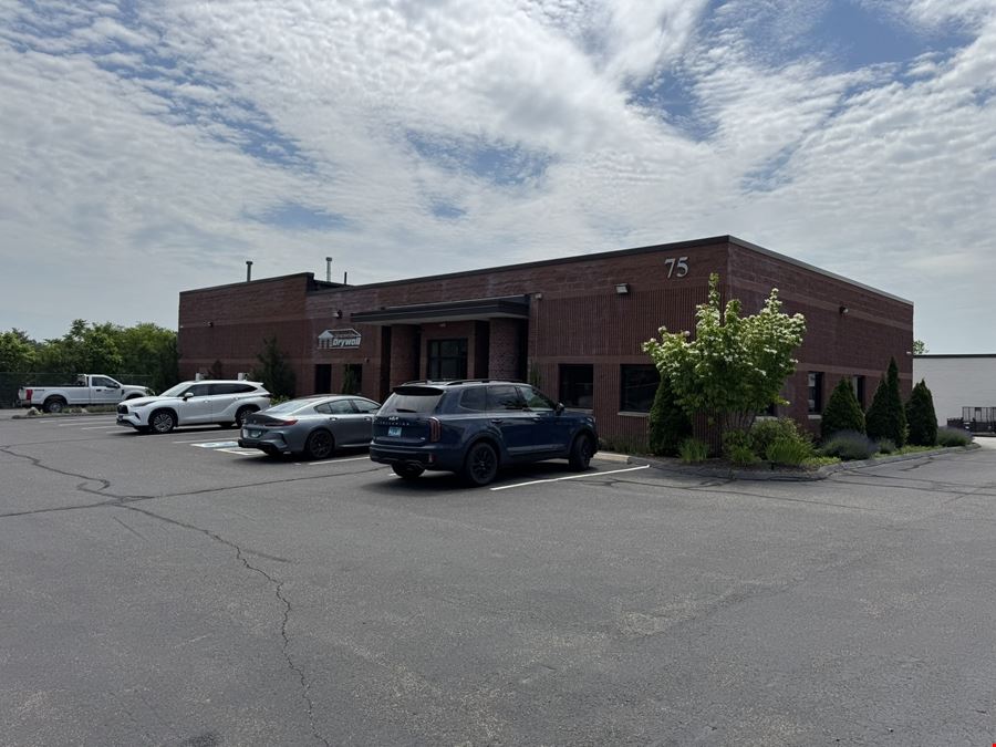5,911 SF Industrial Building
