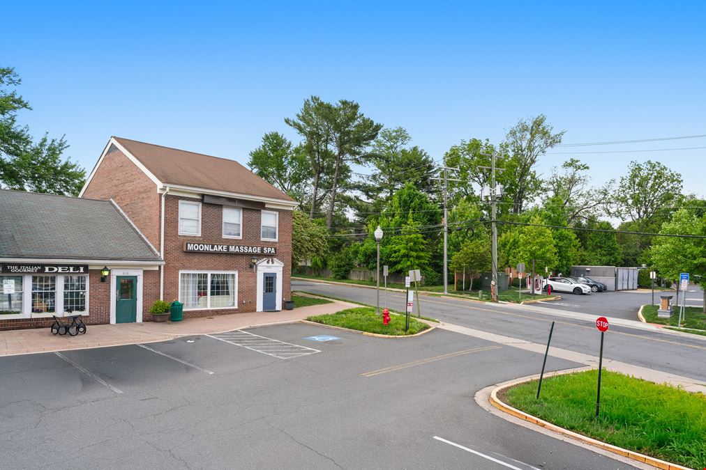 Village Green Shopping Center, Maple Avenue Corridor