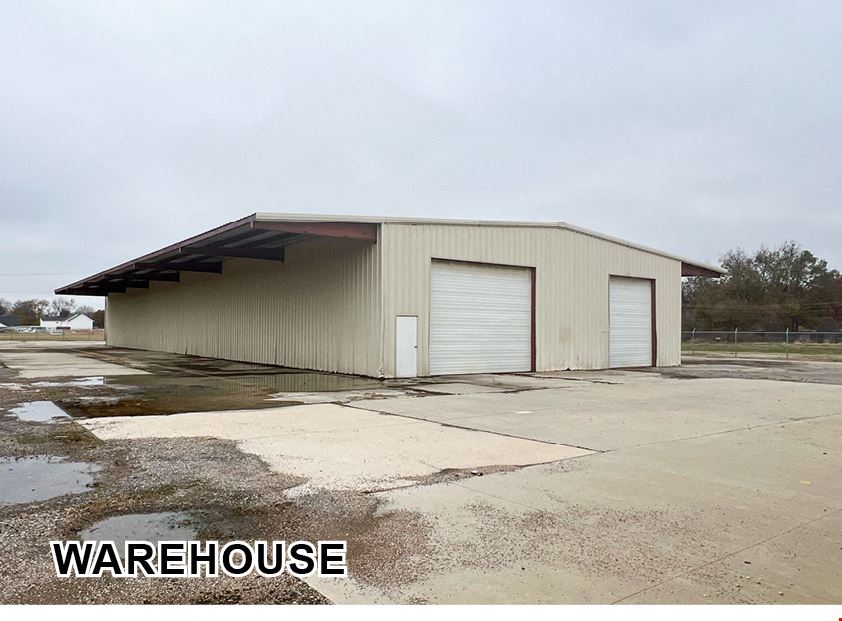 Retail Showroom & Warehouse Property for Lease