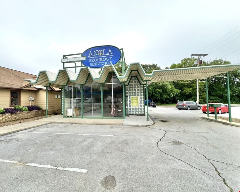 890 SF Office/Retail Space for Gross Lease on Brainerd Rd
