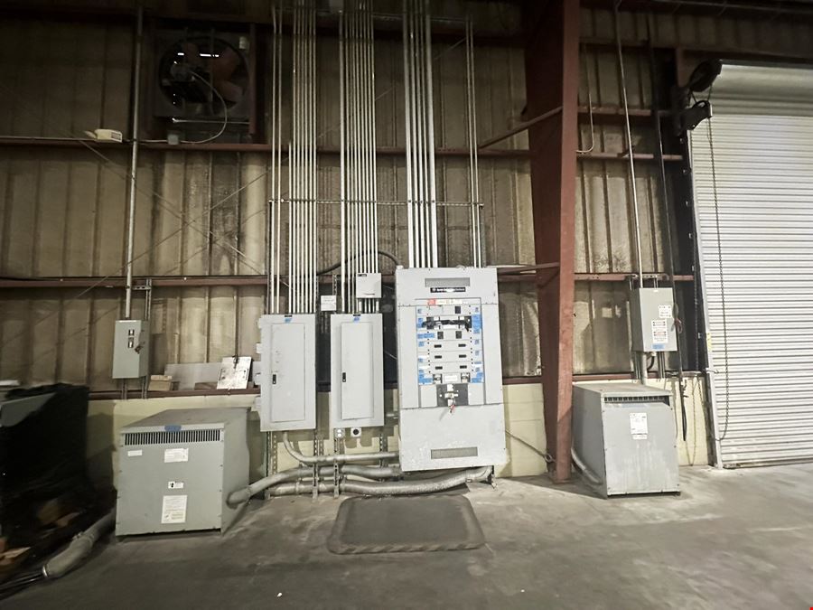 Industrial Warehouse For Lease – Prime I-75 Access