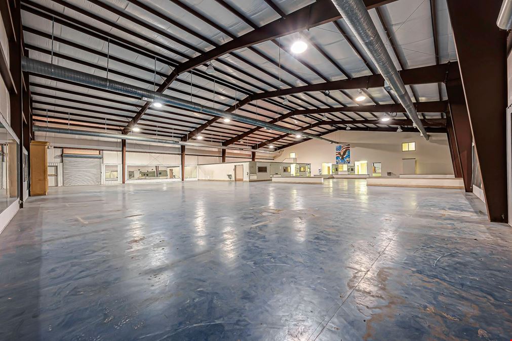 2202 Lone Oak