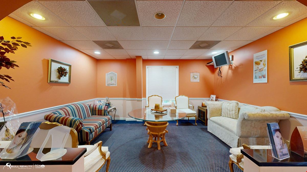 Free Standing Multipurpose Building | Former Medical Office | ±18,160 SF