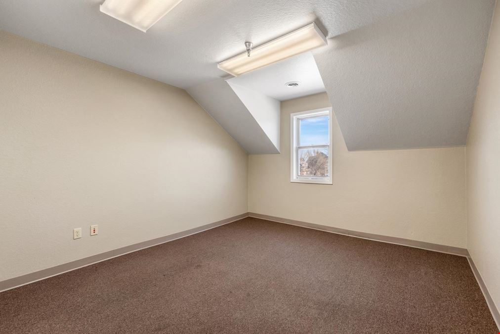 9th Street Multi-Tenant Office Opportunity