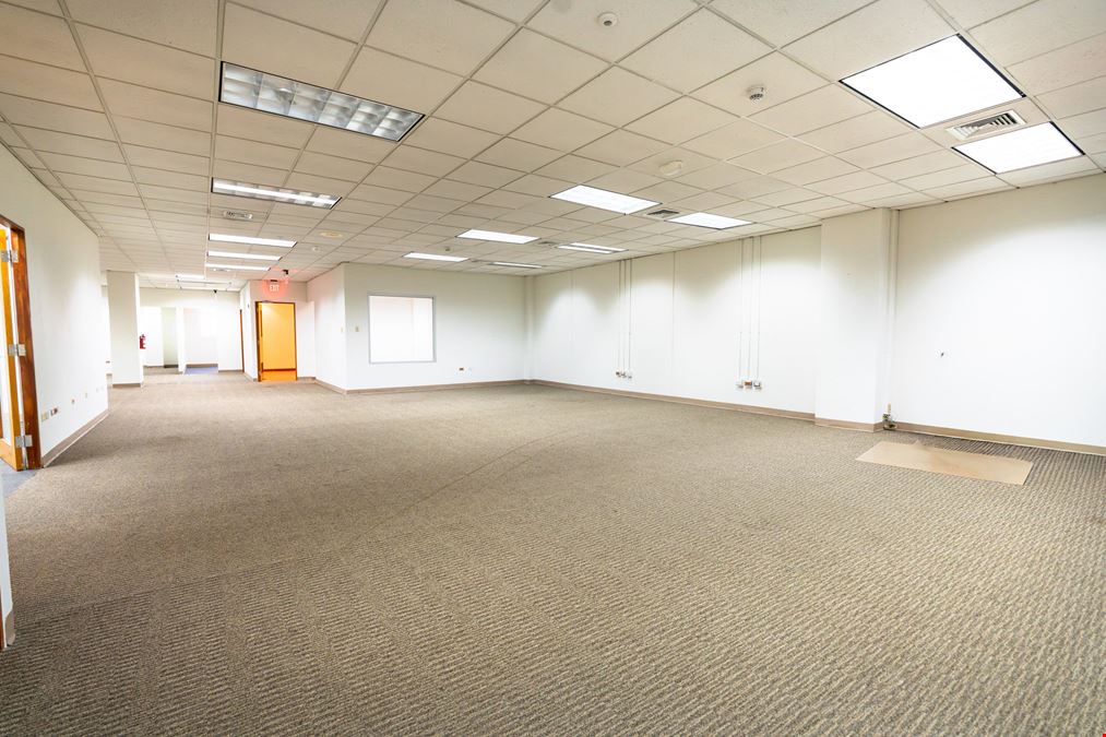 Guaynabo 10,000 SF Office Building @ Amelia - For Lease
