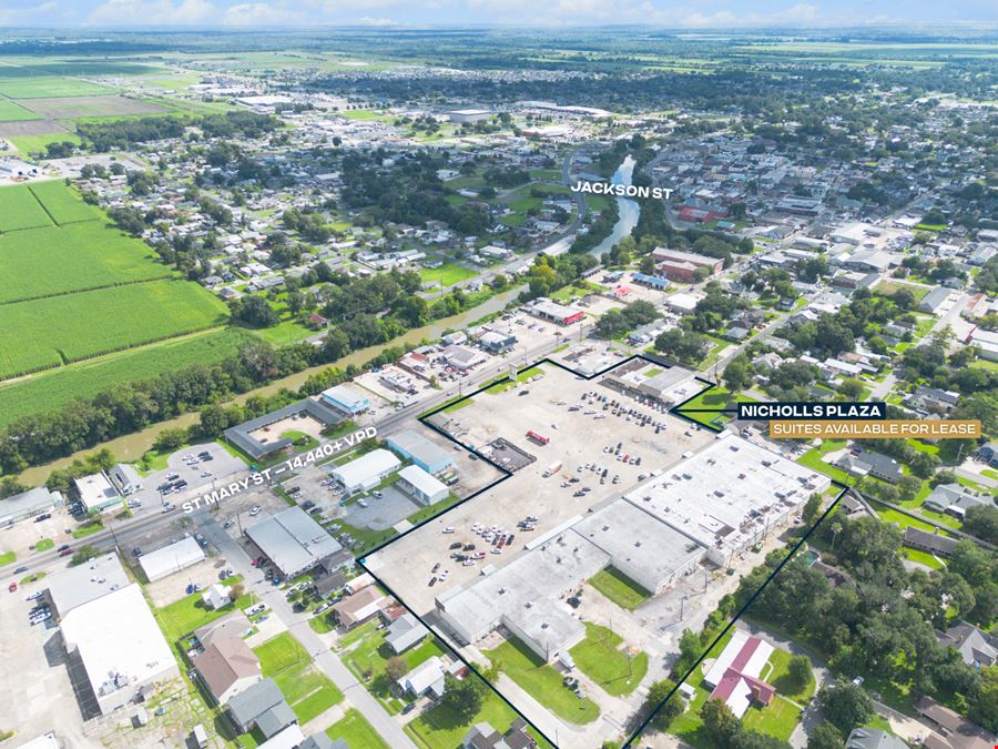 Nicholls Plaza: Commercial Suites for Lease along Visible Corridor