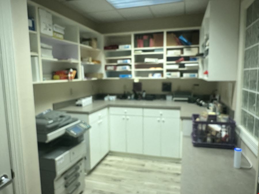 260 W Coleman Blvd
