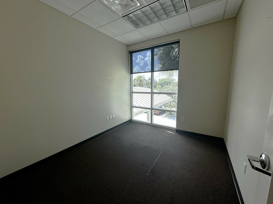 Offices at Magnolia Square