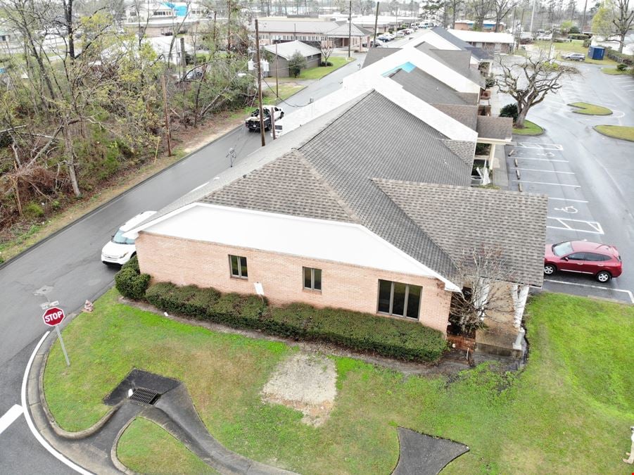 Marianna Medical Office Suite | 3,330 +/- SF