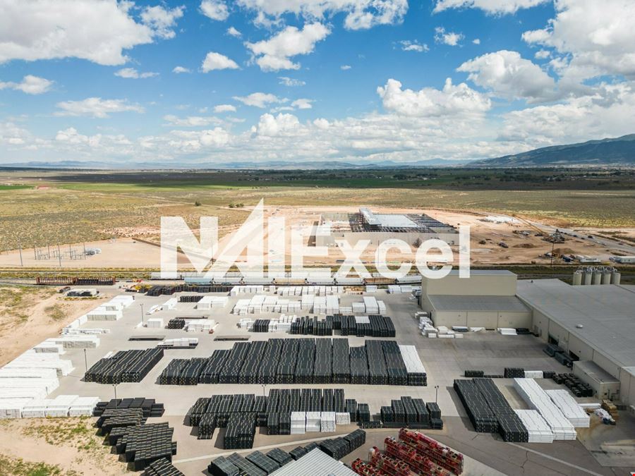 New Industrial Buildings in Port 15