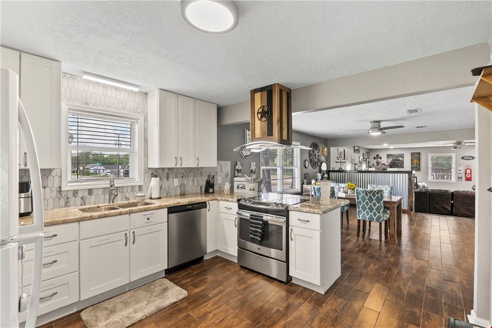 1105 San Jacinto Ln