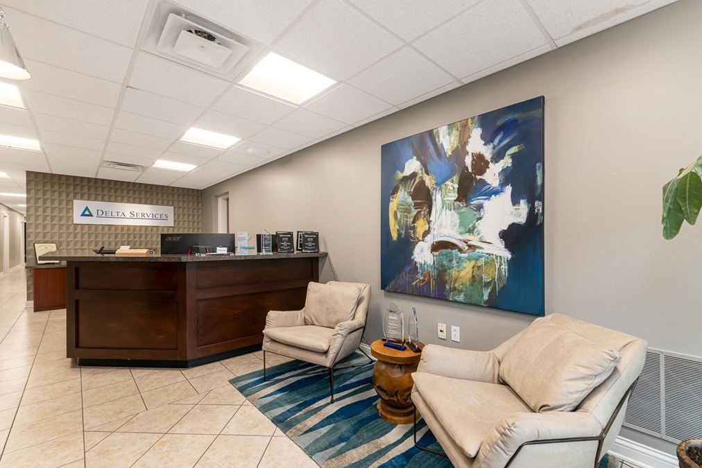 20,000 SF Office & Warehouse with Secure Yard – Ideal Contractor HQ