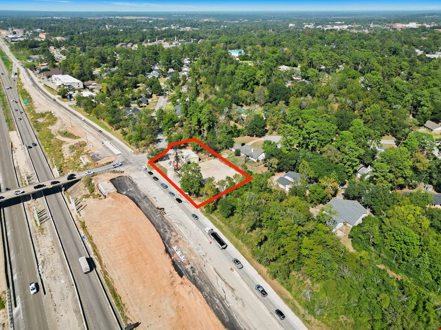Corner Lot Warehouse on I-45