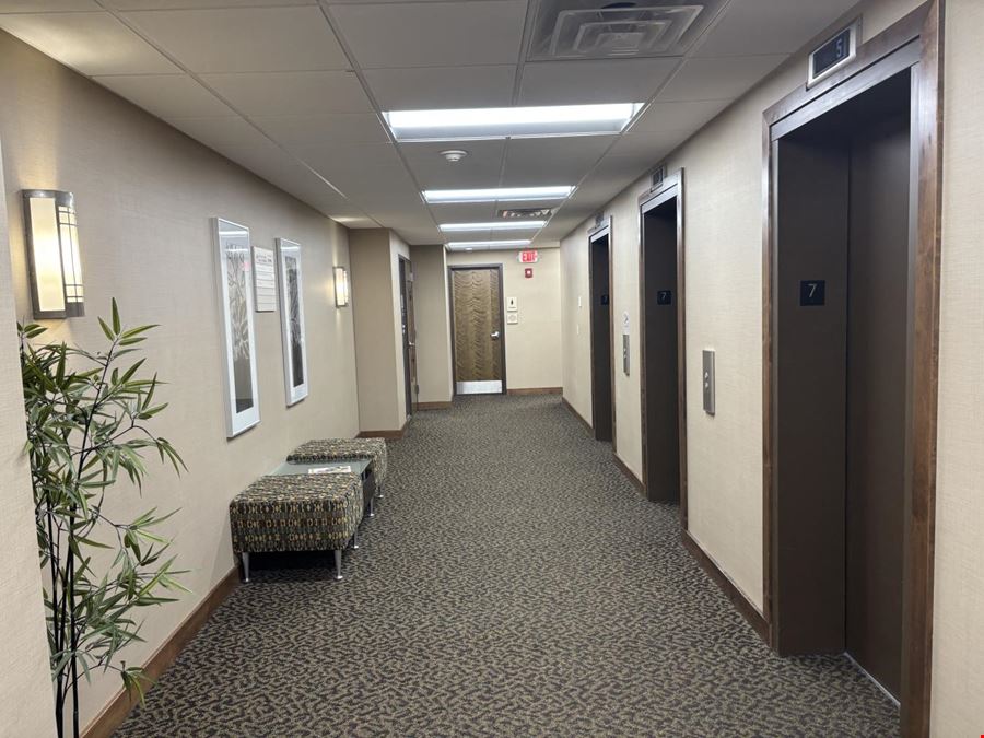 100 E Kimberly Road, Suite 300, Davenport, IA