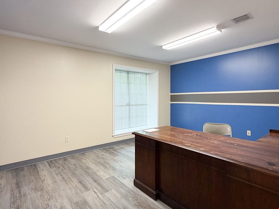 Industrial Office / Warehouse Near I-49 & I-10