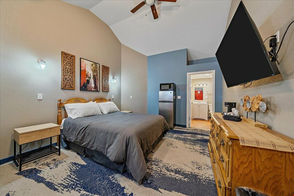 Cabins on Main Longmont