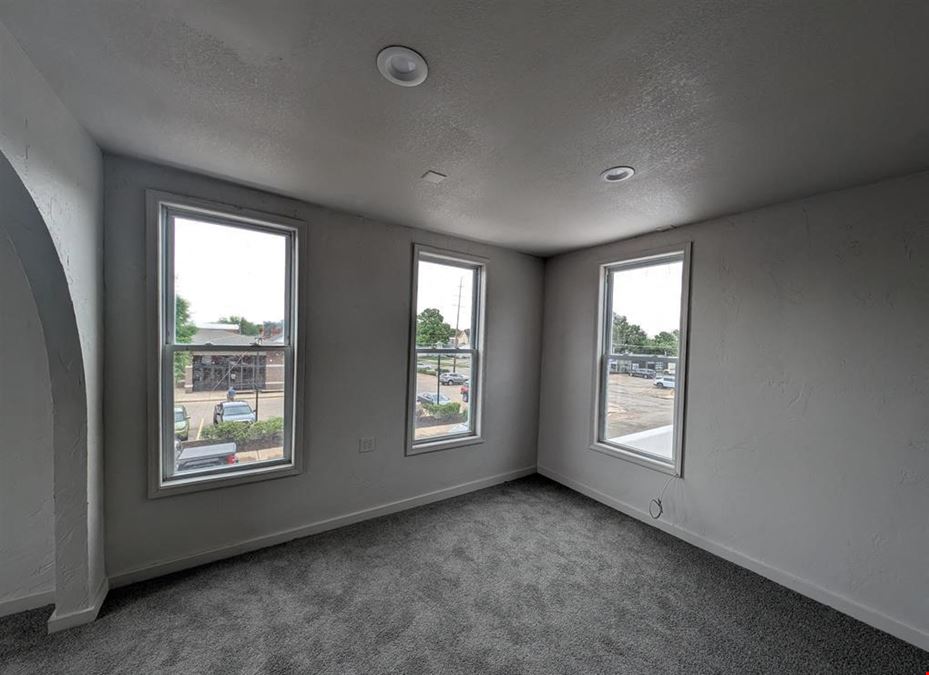 154 E Elm