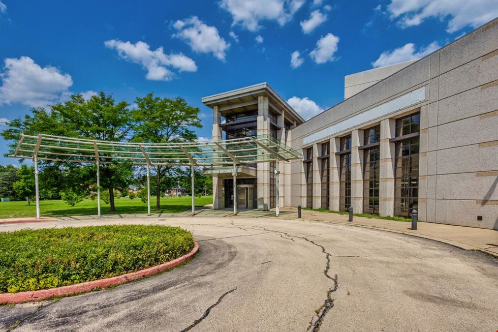 901 Center St
