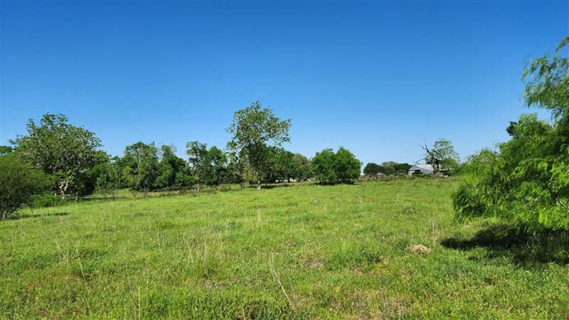 Four Adjoining Lots in Pattison