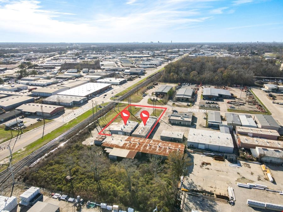 ±10,800 SF Office/Warehouse with Crane Near Amazon