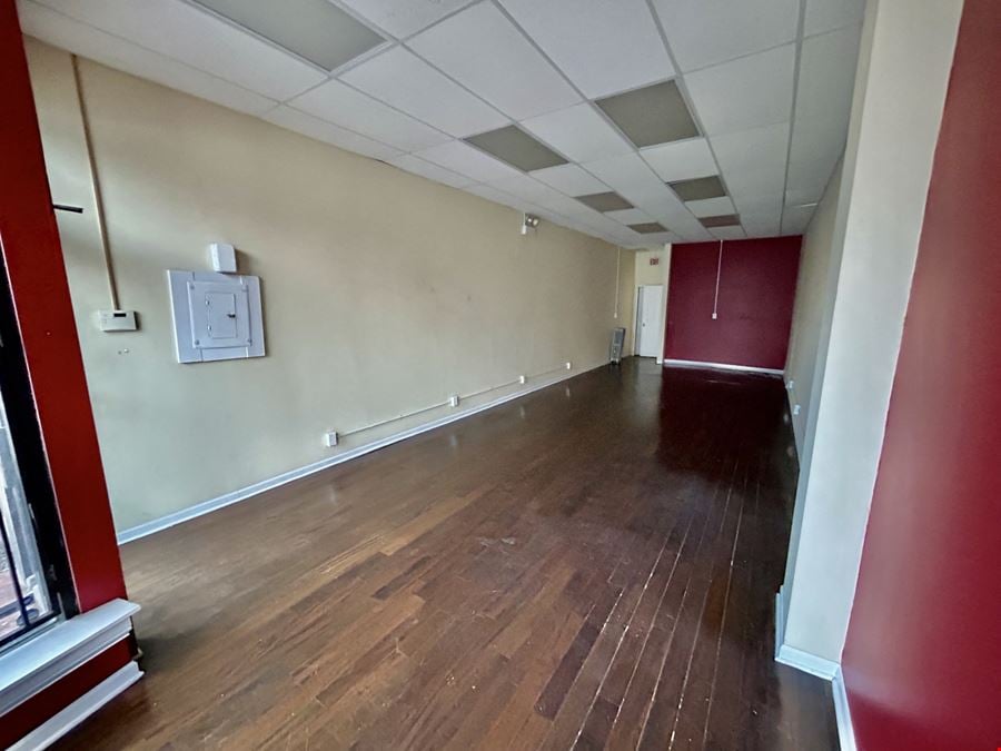 2222 E 75th St. - +/-600 SF Commercial Storefront