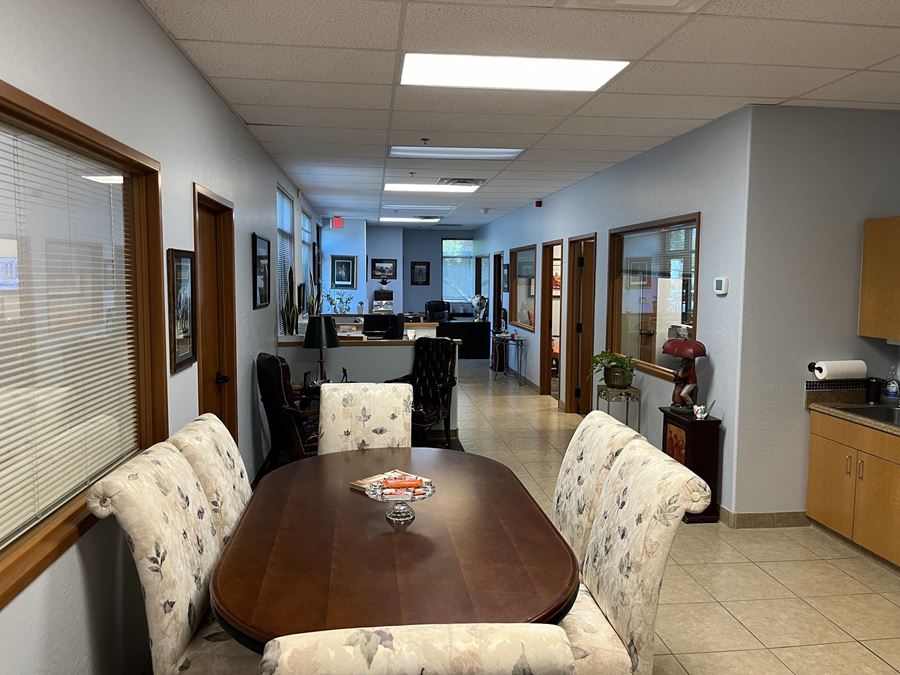 42104 N Venture Dr, Bldg D, Ste 114