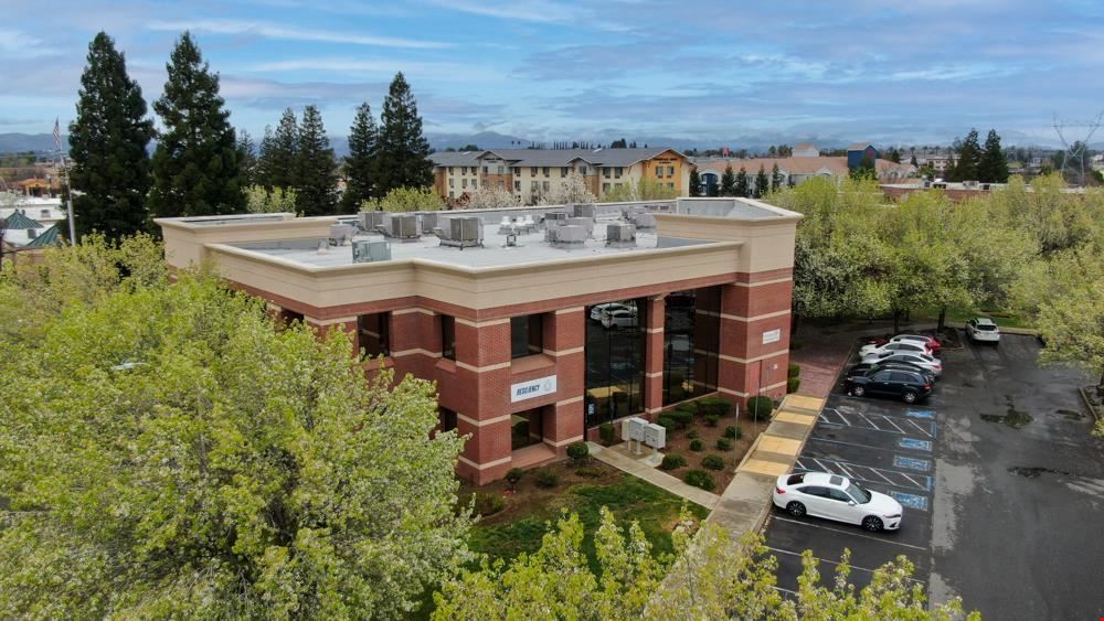 Larkspur Centre