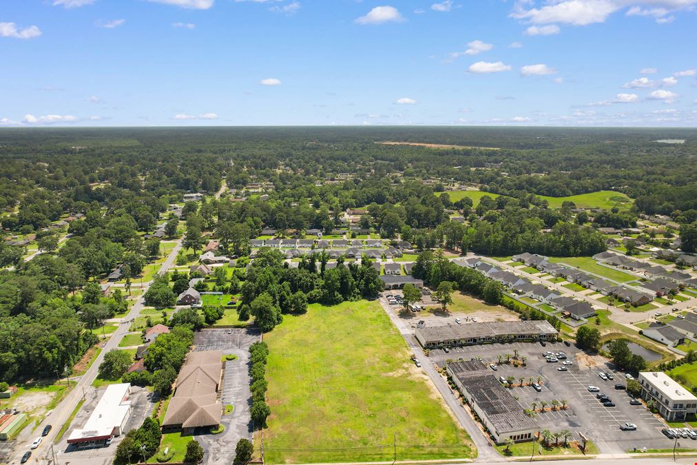 Commercial lot on 2nd Loop Rd.