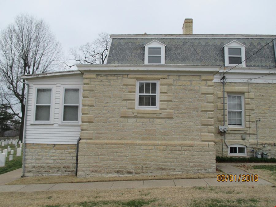 1024 E Mccarty St