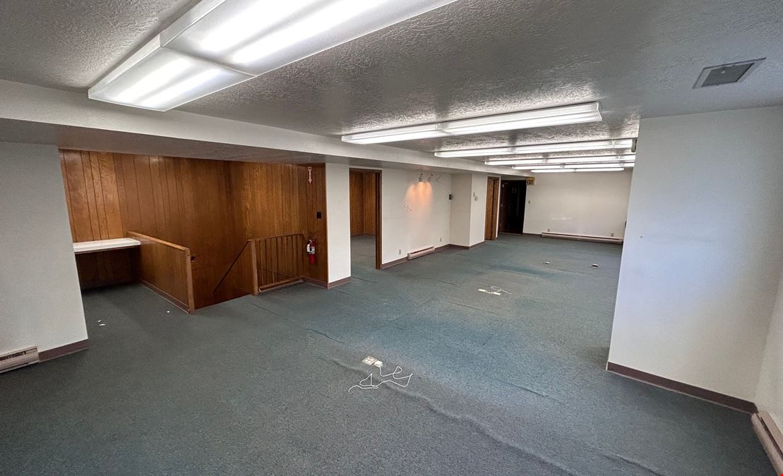 17 E Center St