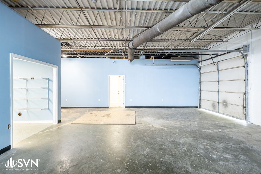 5320 SF Warehouse For Lease