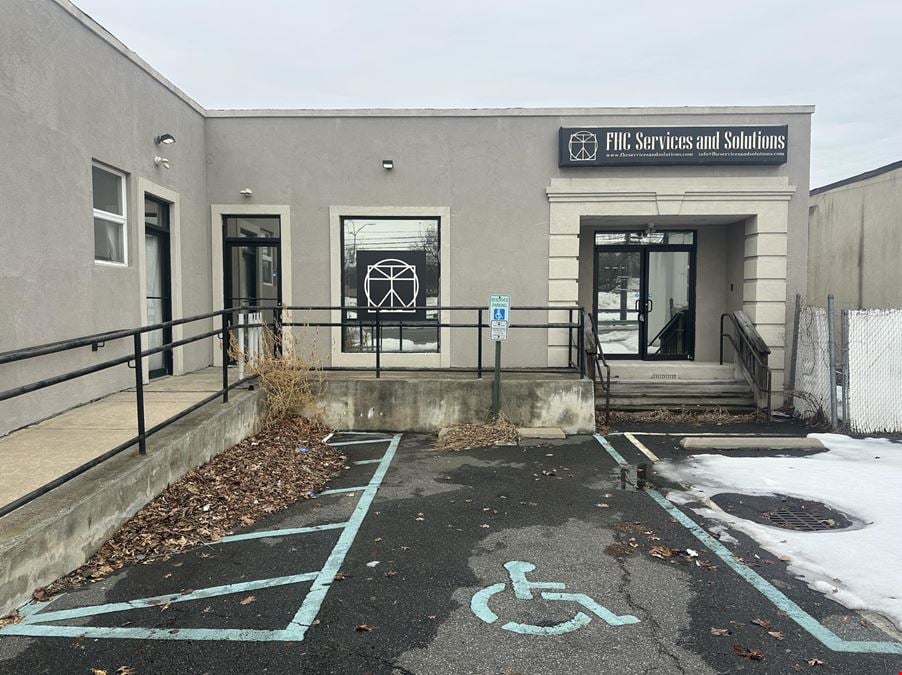 711 Broadway Industrial Trade Building with In-Place Dry Cleaner Income