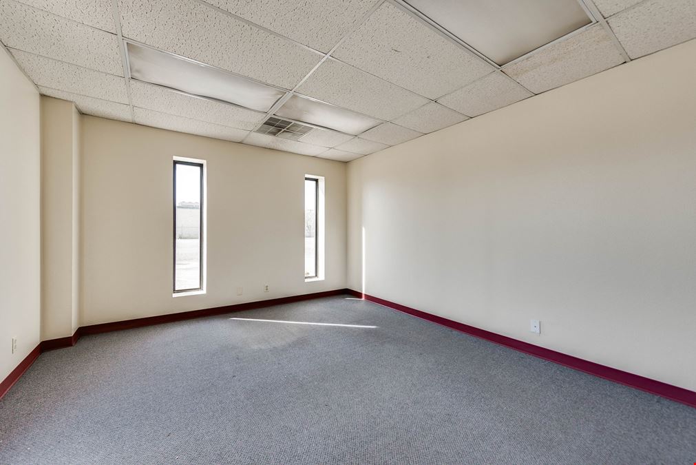 Warehouse/Office Off E Hwy 80
