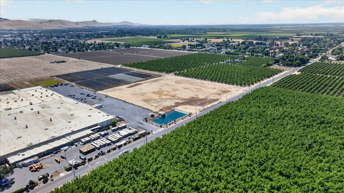 ±8.61 AC of CA-198 HWY Light Manufacturing Commercial Land