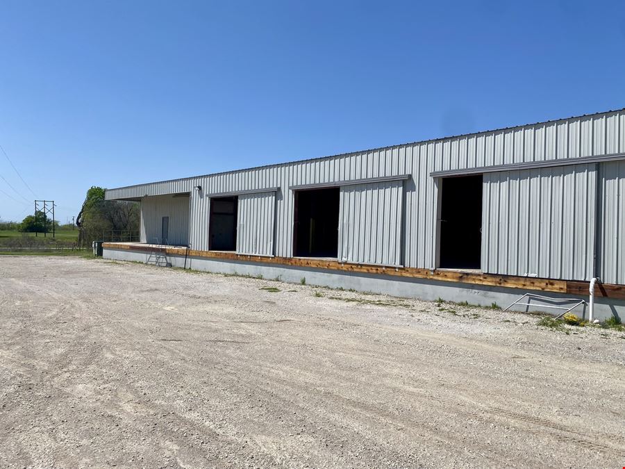 20,700 SF Industrial on ±24.56 Acres