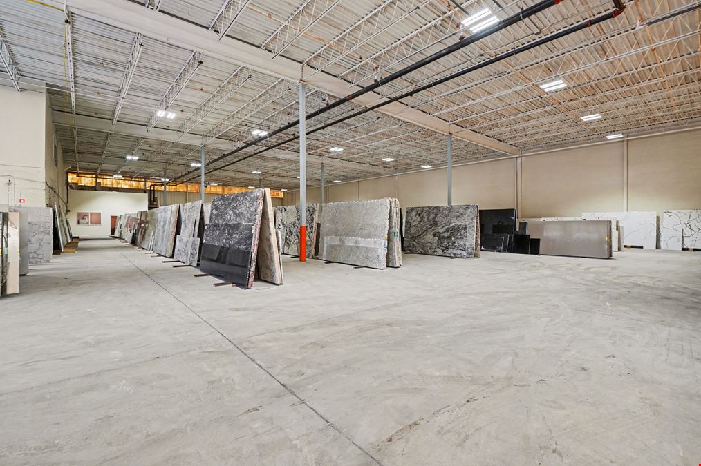 Warehouse/Showroom Purchase Opportunity in Harrisburg PA