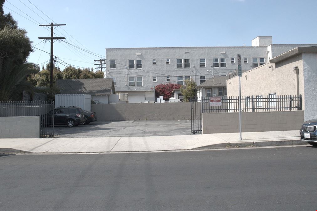 5301 Rosewood Ave & Larchmont Blvd