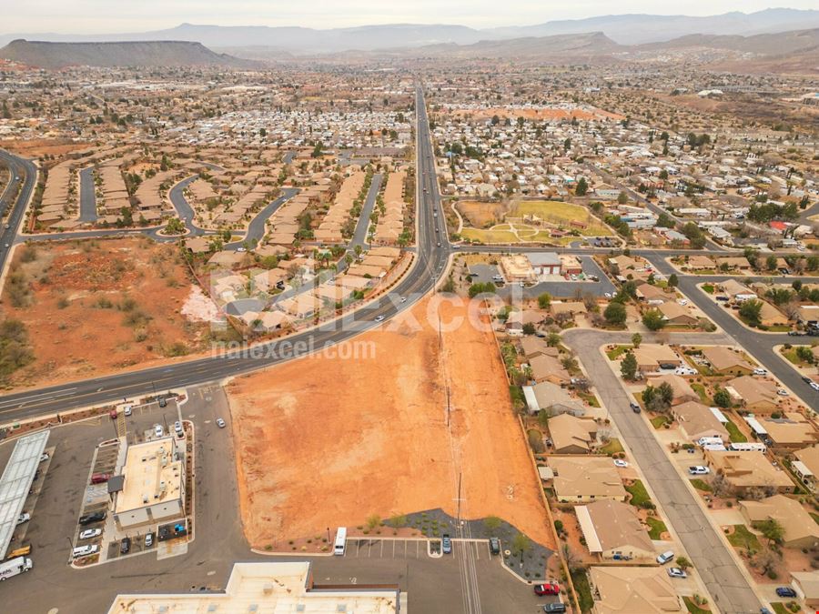 Snow Canyon Pkwy & Dixie Downs Rd